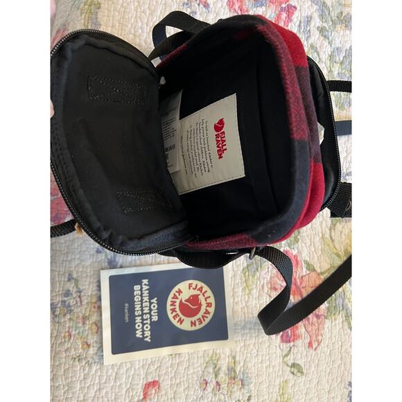 NWT Fjallraven Kanken Mini Bag Crossbody Shoulder Bag RED/BLACK. - Picture 4 of 6